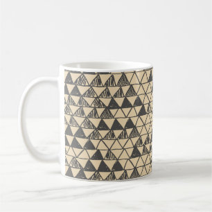 Taza De Café Resumen del patrón de triángulo vintage.