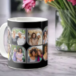 Taza De Café Retro 12 Photo PinWheel Pétalo Flower Gray negro<br><div class="desc">Elegante fotomontaje en negro y gris con collage retro. La plantilla de fotos está configurada para agregar 12 de sus fotos favoritas, que se muestran automáticamente en las formas de pétalo de flores. Si tienes algún problema con la colocación de imágenes, intenta recortar tu foto a un cuadrado y volver...</div>