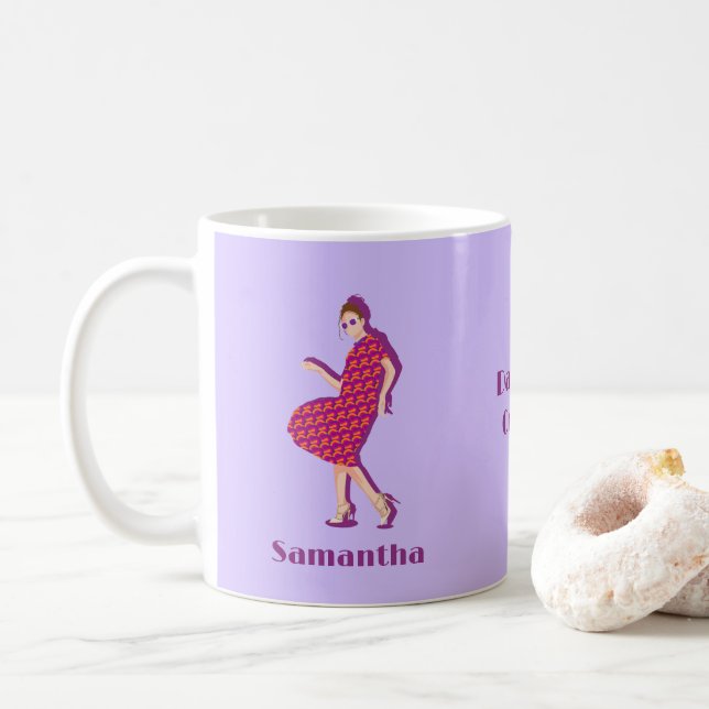 Taza De Café Retro Bailando Reina Púrpura Nombre Personalizado  (Con donut)