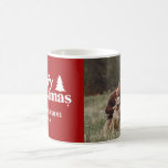 Taza De Café retro Feliz Navidad elegante festividad<br><div class="desc">Feliz Navidad simple diseño de fotos de fuente retro. Con texto dibujado a mano y árboles modernos.</div>