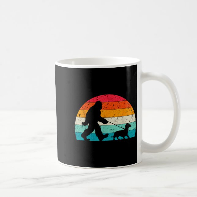 Taza De Café Retro Sasquatch Lover Doxie Wiener Dog Walker Bigf (Derecha)