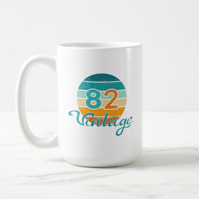 Taza De Café Retro Sunset 82 Vintage Distressed (Izquierda)