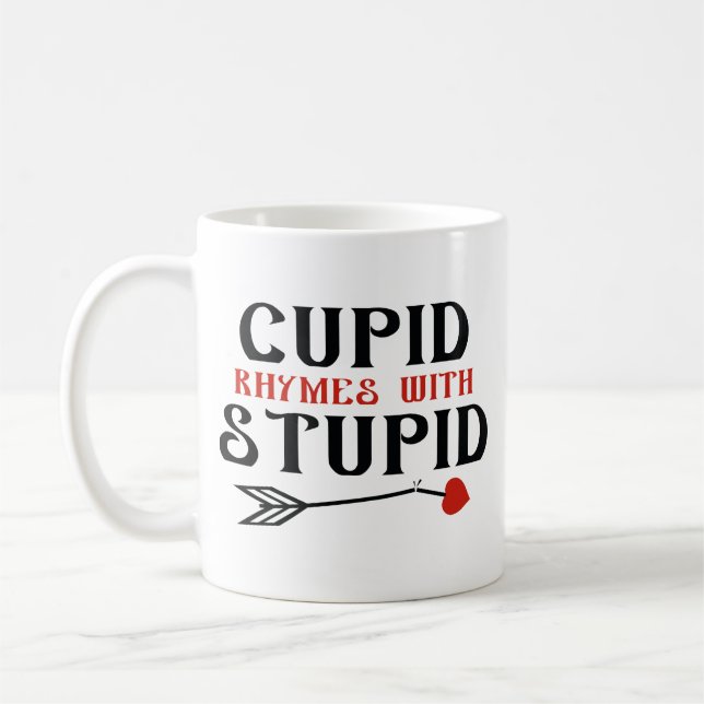 Taza De Café Rhymes Cupido Con Estúpido (Izquierda)