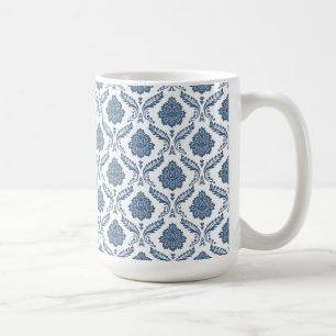 Taza De Café Rococo Damask Patrón Pequeño Azul sobre Blanco