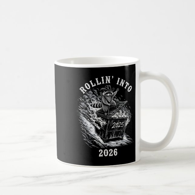 Taza De Café Rollin' Into 2026 Funny Cowboy Raccoon Happy New Y (Derecha)