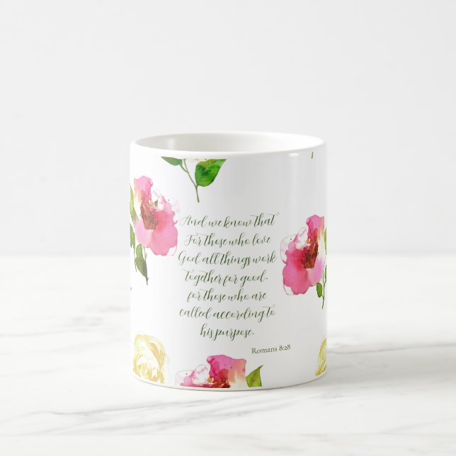 Taza De Café Romanos de las Escrituras Florales 8:28 (Centro)