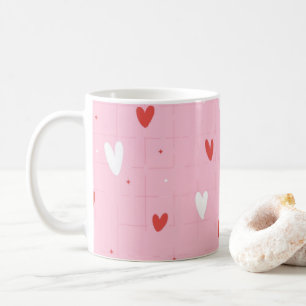 Taza de café romántica con estampado de corazones
