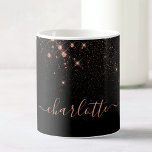 Taza De Café Rosa Purpurina de oro Sparkly Elegante guión glamo<br><div class="desc">Crea tu propia taza de café con diamantes de color negro y rosa personalizada con tu moderno nombre de escritura manuscrita personalizado.</div>