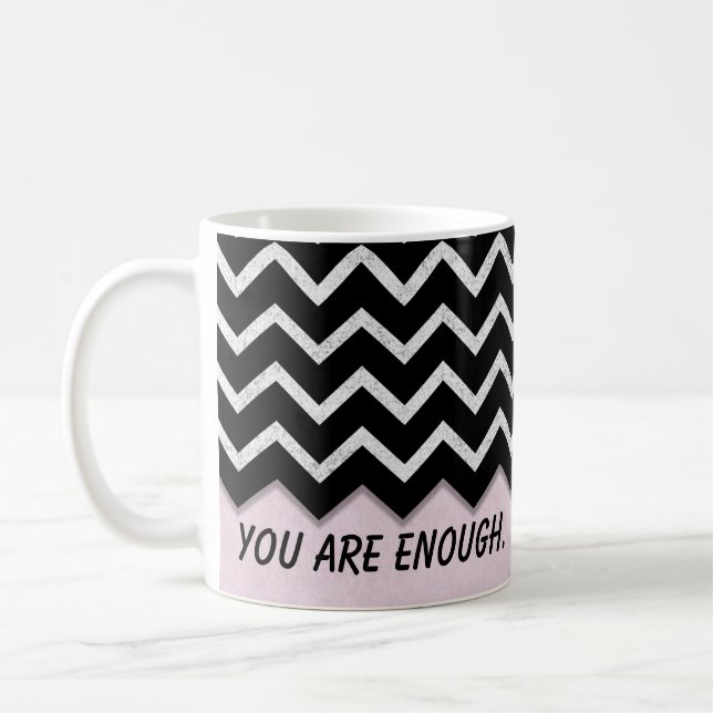 Taza De Café rosa rubor con chevron negro (Izquierda)