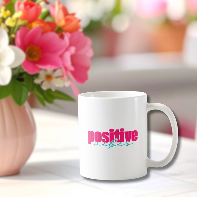 Taza de café rosa y turquesa con vibraciones posit (Subido por el creador)