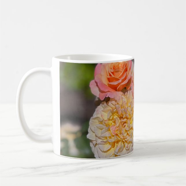 Taza De Café Rosas amarillas y rosadas bonitas (Izquierda)