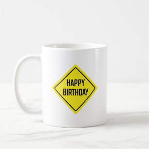 Taza De Café Rótulo feliz de Birthday Road   Mugre clásica