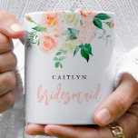 Taza De Café Rubor Floral Bridesmaid Mug<br><div class="desc">Esta es una elegante peluca de dama de honor con hermosas flores de acuarela. Edite la redacción ALL y la mayoría de los colores (los colores florales de las acuarelas no son editables) para que este signo de bienvenida se ajuste a sus necesidades de evento y estilo personal. Simplemente seleccione...</div>