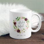 Taza De Café Rubor Romance Bridesmaid<br><div class="desc">Un regalo dulce y elegante para tu fiesta nupcial,  mug tiene una flor floral color rosa y burdeos con "dama de honor" inscrita en el interior con escritura con letras a mano. Personalice la fecha con su boda debajo. Diseñado para coincidir con nuestra colección de Rubor Romance.</div>