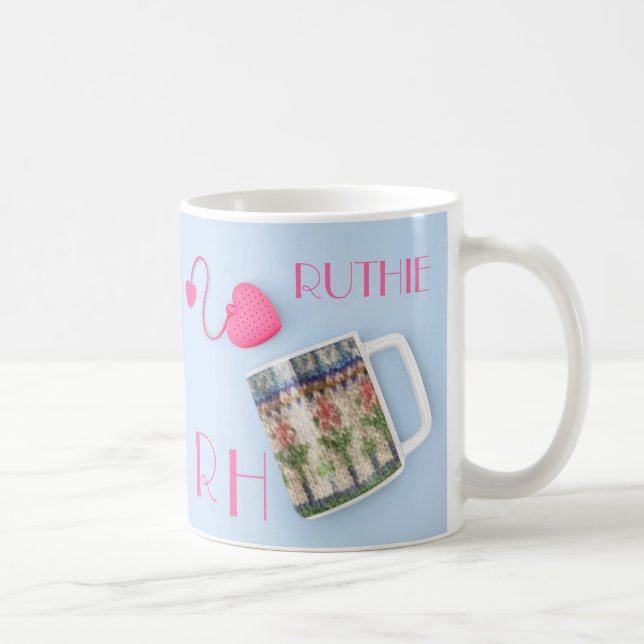 Taza De Café Ruthie personalizada de Needlepoint (Derecha)