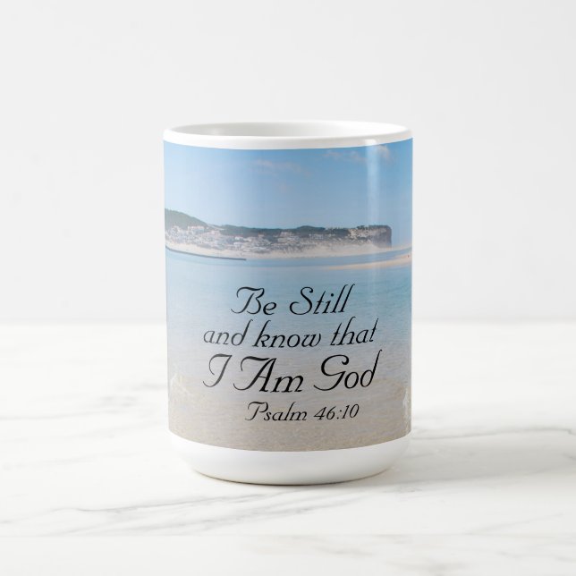 Taza De Café Salmo 46:10 Permaneced y sepan que soy Dios Océano (Centro)