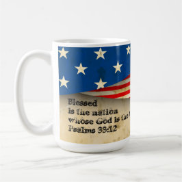 Taza De Café Salmos de la Biblia contra la bandera 33:12 en un
