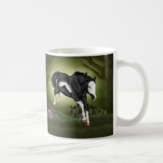 Taza De Café Saltando caballo negro y blanco sobre pintura (Derecha)