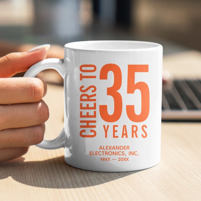 Taza De Café Saludos a 35 años del aniversario de negocios (Change to ANY YEAR! Lots of other colors and years pre-done for you in our collection.)