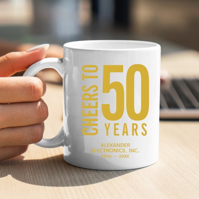 Taza De Café Saludos a 50 años del aniversario de negocios (Change to ANY YEAR! Lots of other colors and years pre-done for you in our collection.)