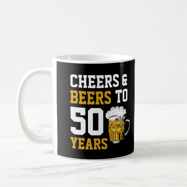 Taza De Café Saludos y cervezas a 50 años 50 cumpleaños (Izquierda)