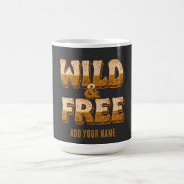 Taza De Café Salvaje y Libre - Tipografía Retro Groovy de los 7