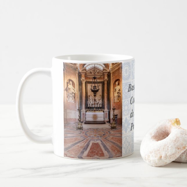 Taza De Café San Gregorio y San Ambrosio. Estatuas barrocas de  (Con donut)