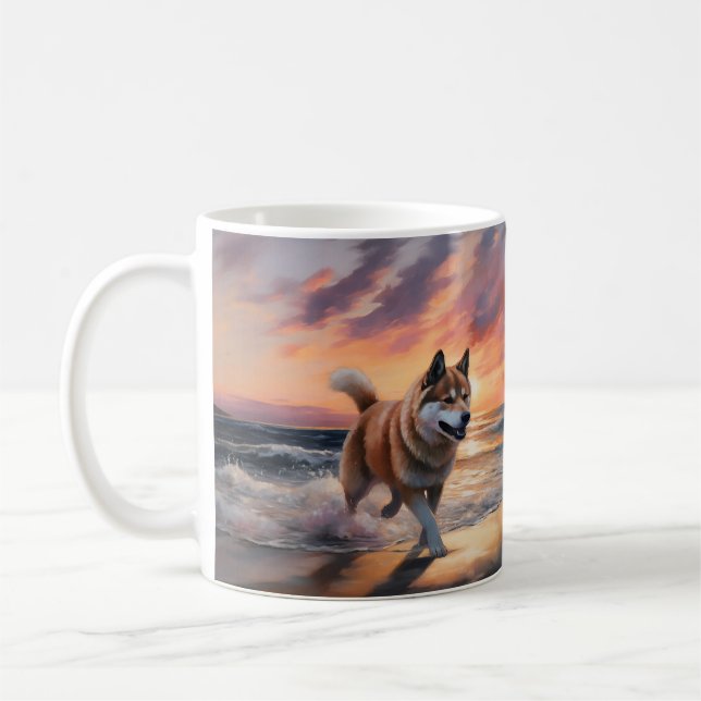 Taza De Café Sandy Paws Akita Dog en Beach Sunset (Izquierda)
