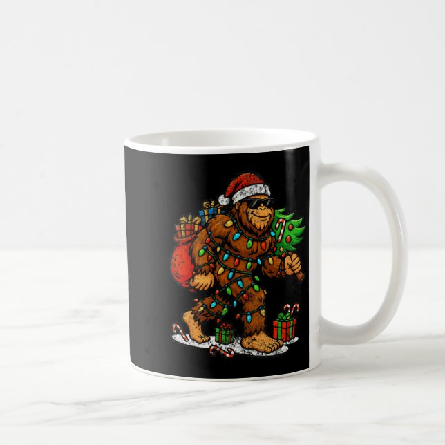Taza De Café Santa Bigfoot Christmas Tree Xmas Lights Funny Sas (Derecha)