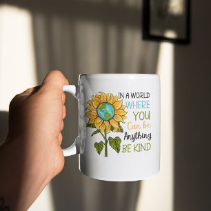 Taza De Café Sé amable en este mundo girasol