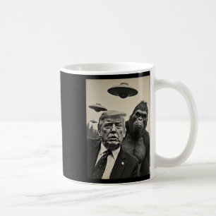 Taza De Café Selfie Divertida De Trump Con Bigfoot Y OVNIS Extr