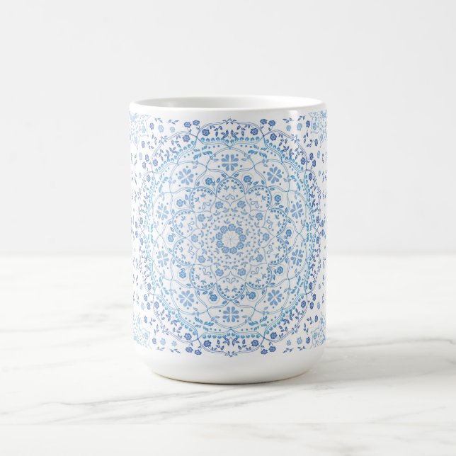 Taza De Café Sencillo Mandala Floral Azul Y Blanco Elegante (Centro)