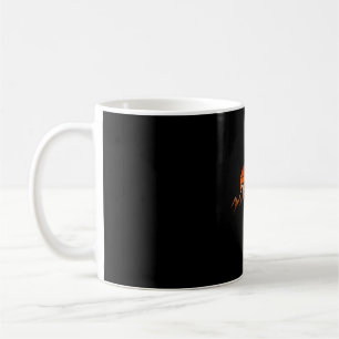 Taza De Café senderista con vista a la montaña amanecer en la m