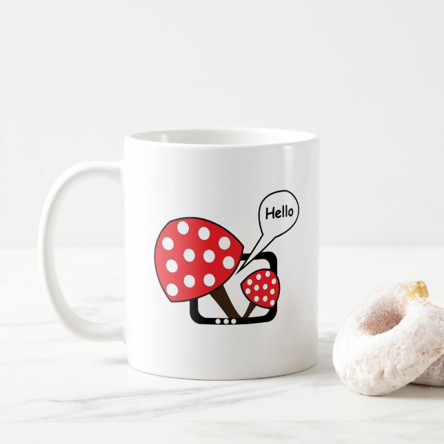 Taza De Café Seta Roja Diciendo Hola Desde la Televisión (Con donut)