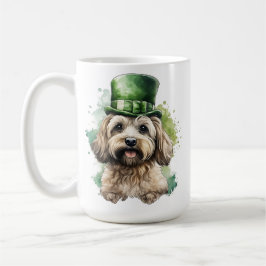 TAZA DE CAFÉ SHAGGY TAN DOG CON GORRA IRLANDÉS VERDE