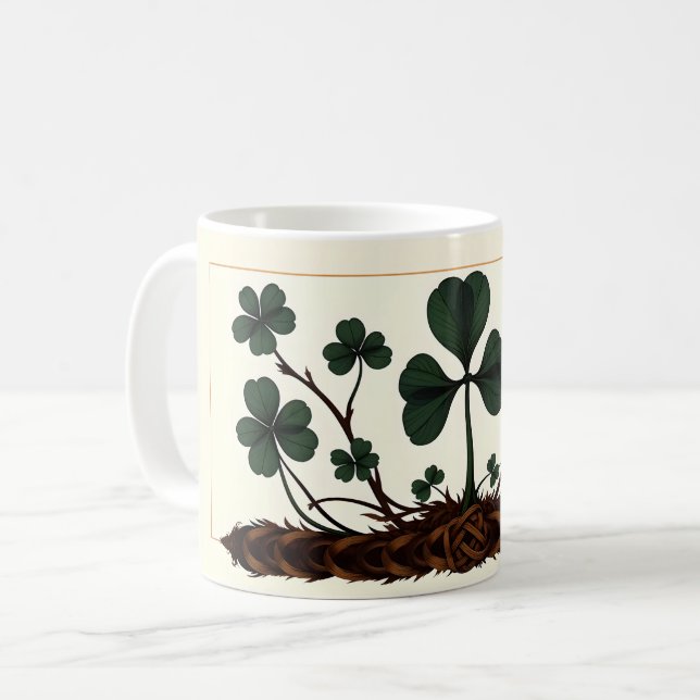 Taza De Café Shamrock creciendo a partir de nudos celtas (Anverso izquierdo)