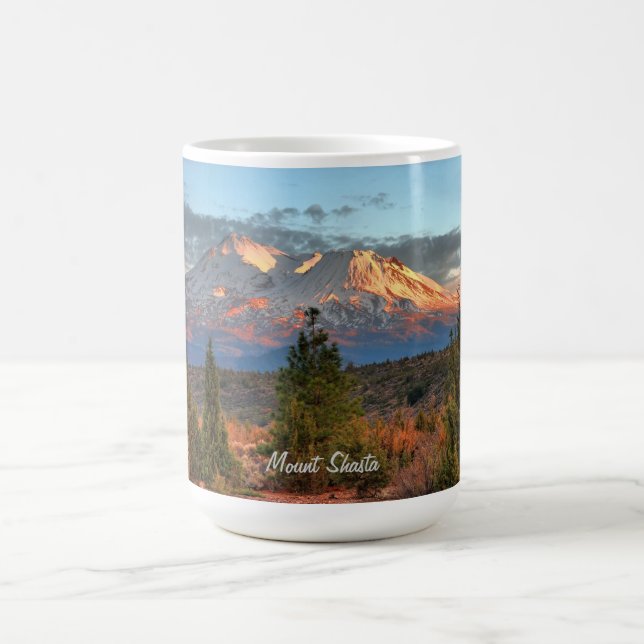 TAZA DE CAFÉ SHASTA DEL SOPORTE EN LA PUESTA DEL SOL #1 (Centro)