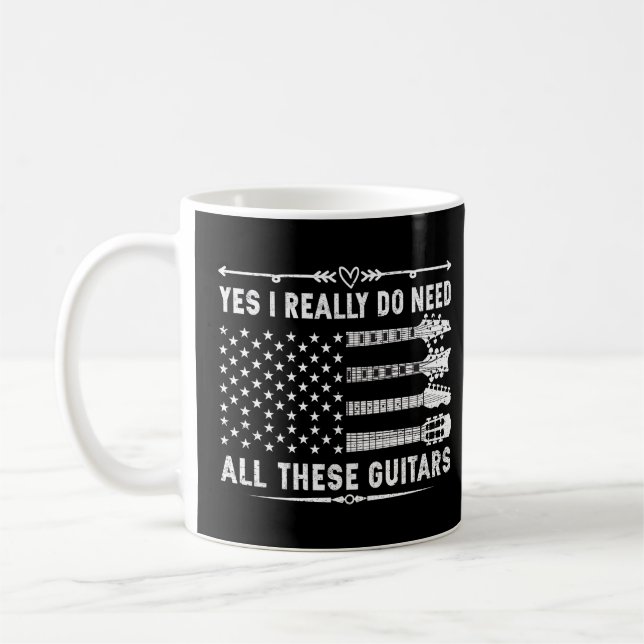 Taza De Café Sí, de verdad necesito todos estos guitars camiset (Izquierda)