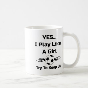 Taza De Café Sí...juego como una chica Flaming Soccer Byll T Sh
