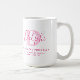 Taza De Café Significado de nombre Delphi y texto rosado monogr