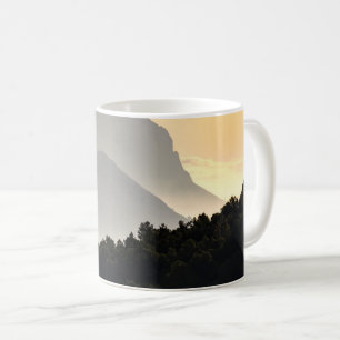 Taza De Café Silhouettes de las montañas