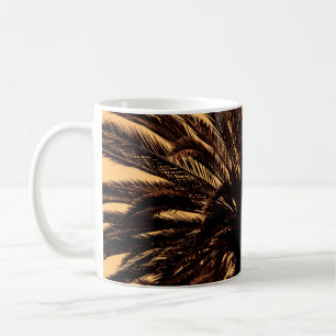 Taza De Café Silhouettes oscuras de palmeras datileras contra e