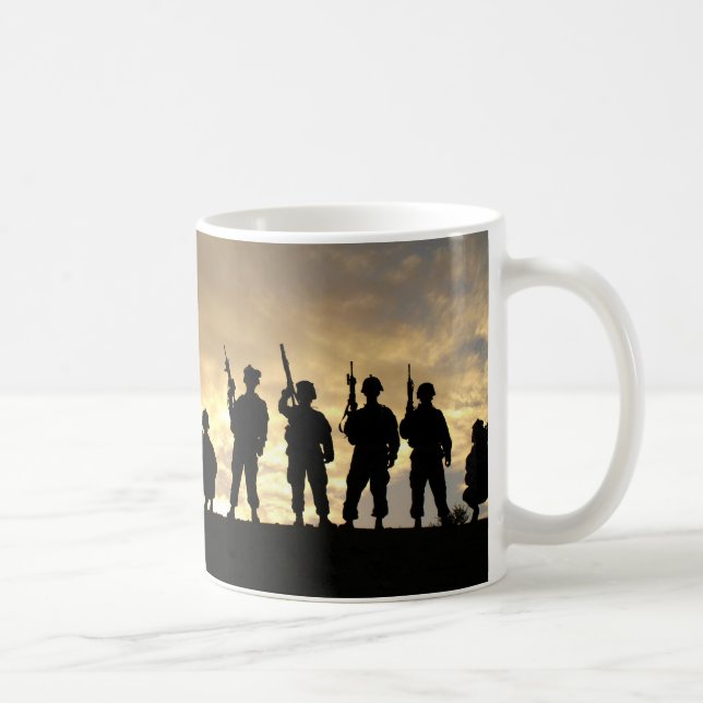 Taza De Café Silueta de soldados en la 101a división (Derecha)