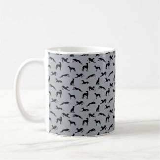 Taza De Café Siluetas de Greyhound negras en gris