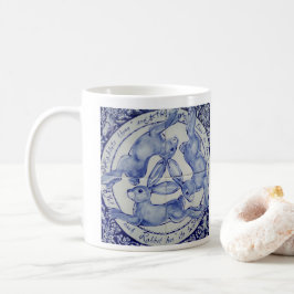 Taza De Café Símbolo de medallón azul y blanco de tres hectárea