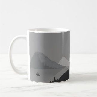 Taza de café simple con paisaje de montaña gris