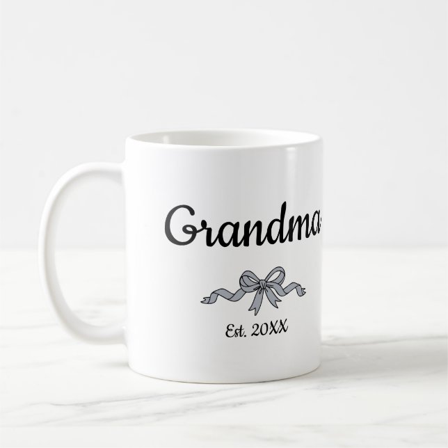 Taza De Café Simple Script Bow Grandma Est. Year (Izquierda)