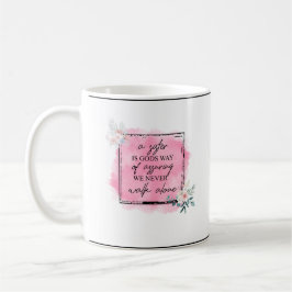 Taza De Café Simple 'Una hermana es el camino de Dios' cita a M