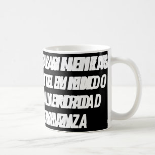 Taza De Café Sin Cedas Ante Las Mentiras (blanco)