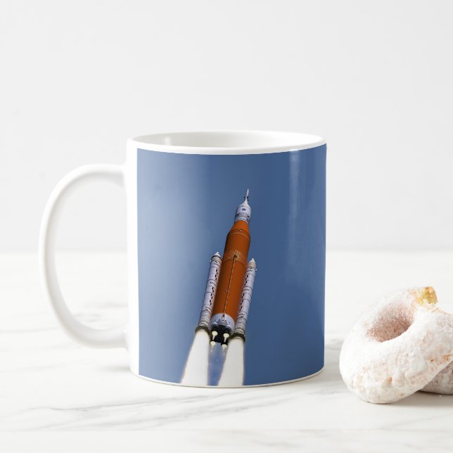 Taza De Café Sistema de lanzamiento espacial SLS de la NASA (Con donut)